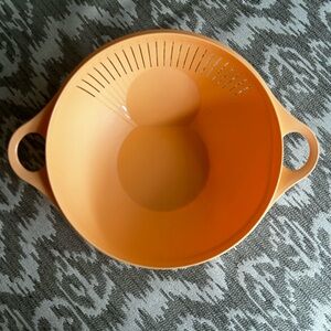 New Tupperware Multi-use Thatsa Colander Wash Strain Drain 3.75L Orange/peach